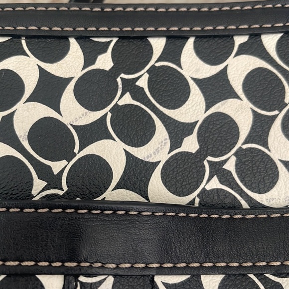 Coach Multi-Use Large Bag - Picture 10 of 17